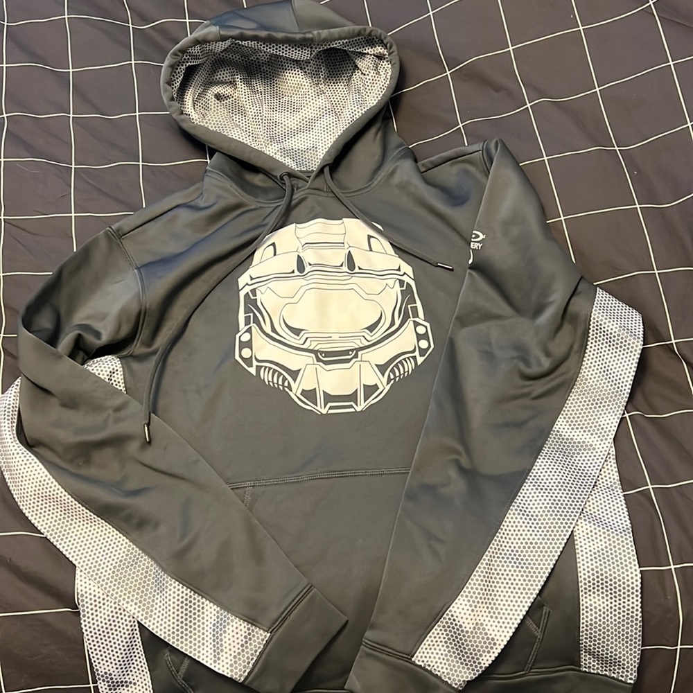 Men’s Small (fits kids) Halo sweatshirt